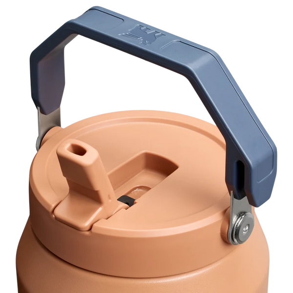 The IceFlow&trade; Flip Straw Jug 100000106153 фото